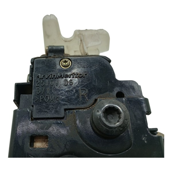 Fechadura Porta Dianteira Vw Polo Sedan 2007 Usado