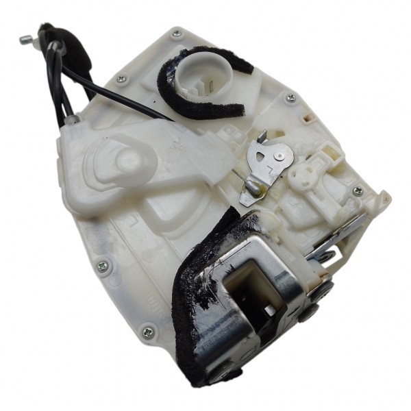 Fechadura Porta Traseira Esquerda Suzuki Swift 2015 Usado