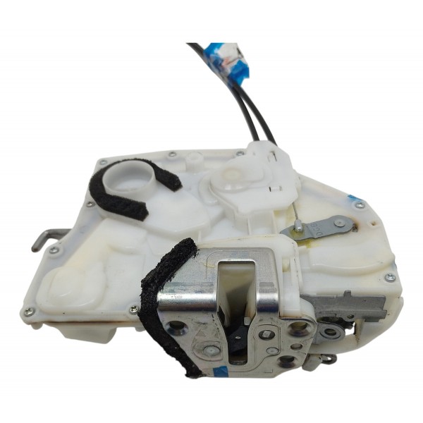 Fechadura Porta Dianteira Esquerda Suzuki Swift 2015 Usado
