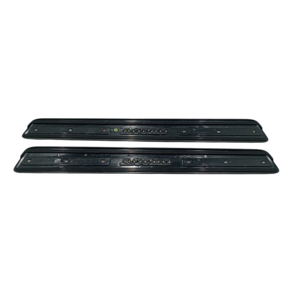 Par Soleira Pisante Porta Dianteira Volvo Xc60 2013-16 Usado