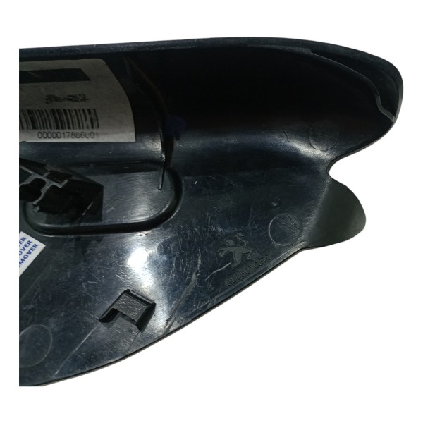 Moldura Lanterna Traseira Direita Peugeot 2008 2015-17