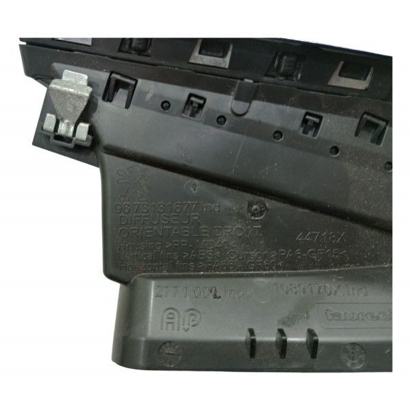Difusor De Ar Direito Do Painel Peugeot 208 2014 2017 Usado