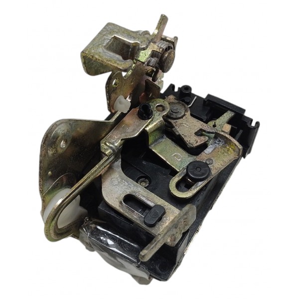 Fechadura Porta Dianteira Direita Vw Gol 1999 Usado