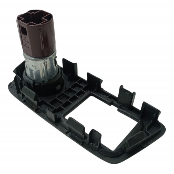 Moldura Com Tomada 12v Gm Onix 2020 2023 Original Usado