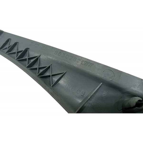 Acabamento Retrovisor Direito Xsara Picasso 2004 2012 Usado